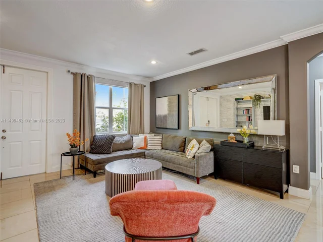 3123 NW 101st Pl, Doral FL 33172