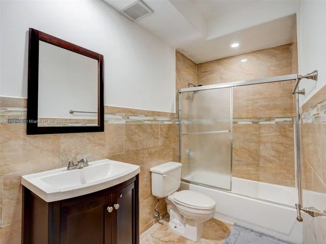 3123 NW 101st Pl, Doral FL 33172