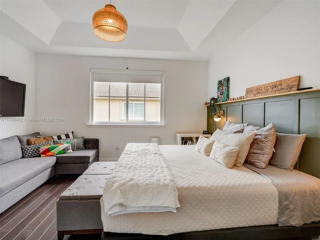 3123 NW 101st Pl, Doral FL 33172