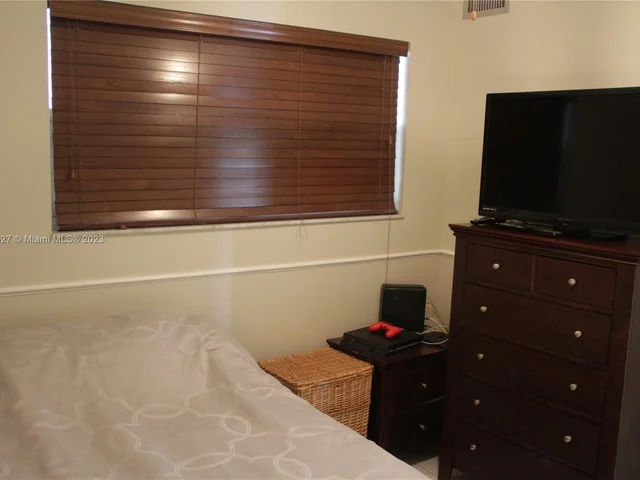 201 178th Dr # 213, Sunny Isles Beach FL 33160