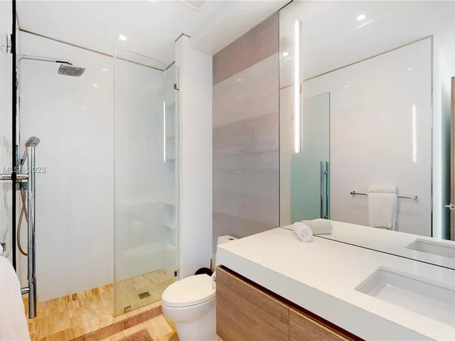 6799 Collins Ave # 405, Miami Beach FL 33141