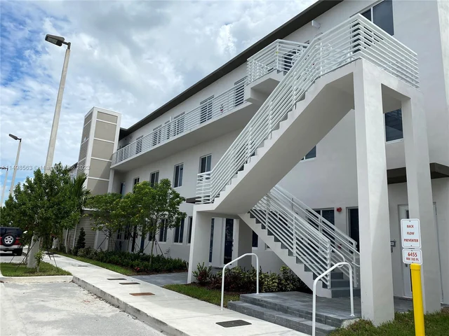 6455 NW 103rd Pl # 303, Doral FL 33178