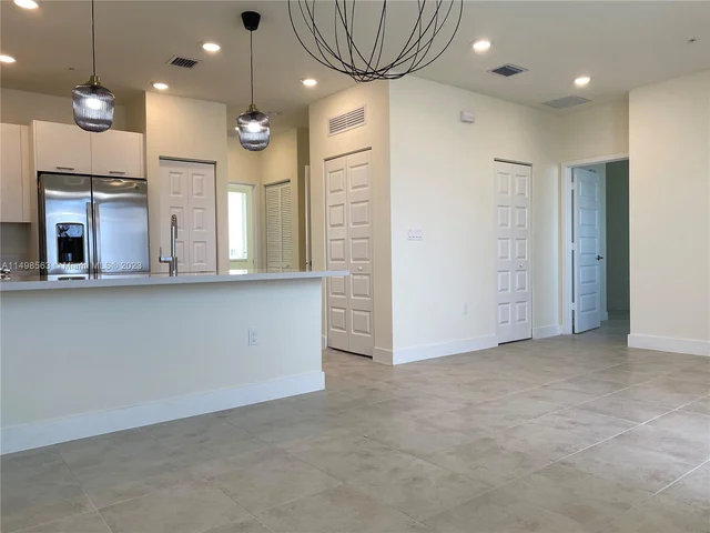 6455 NW 103rd Pl # 303, Doral FL 33178