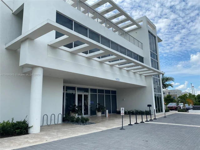 6455 NW 103rd Pl # 303, Doral FL 33178