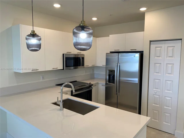 6455 NW 103rd Pl # 303, Doral FL 33178