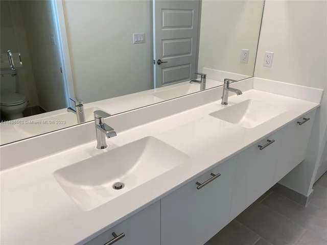 6455 NW 103rd Pl # 303, Doral FL 33178