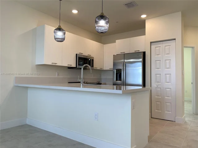 6455 NW 103rd Pl # 303, Doral FL 33178