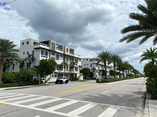 6455 NW 103rd Pl # 303, Doral FL 33178