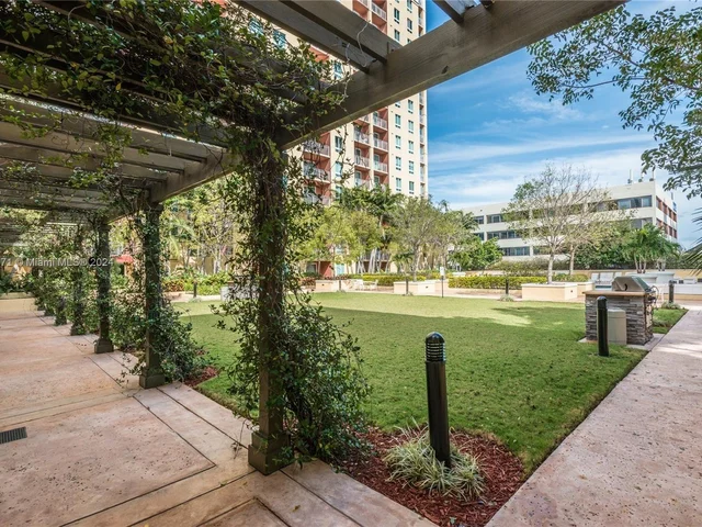 7350 SW 89th St # 1602S, Miami FL 33156