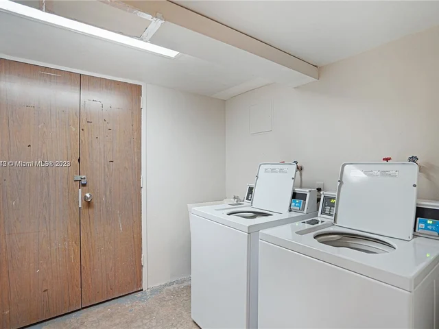 2899 Collins Ave # 1042, Miami Beach FL 33140