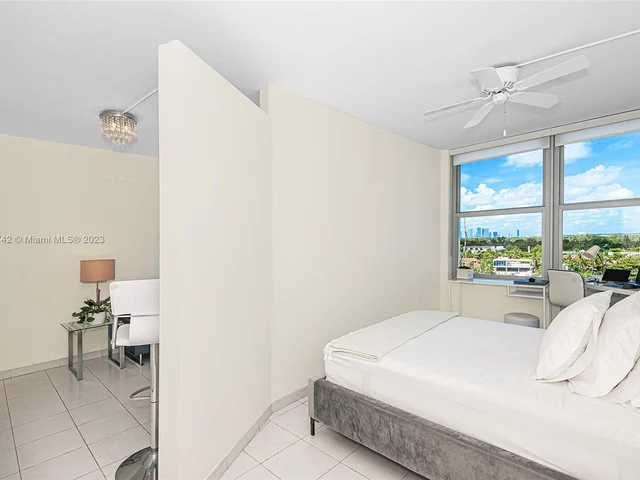 2899 Collins Ave # 1042, Miami Beach FL 33140