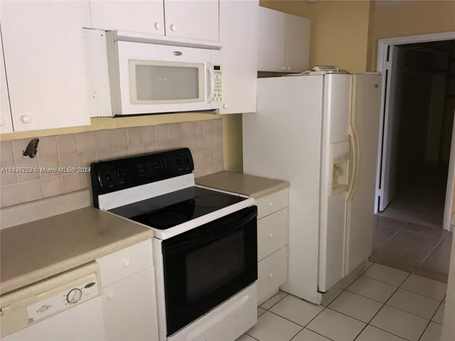 14840 Naranja Lakes Blvd, Homestead FL 33032