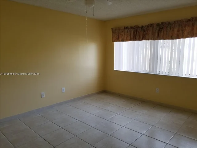 14840 Naranja Lakes Blvd, Homestead FL 33032