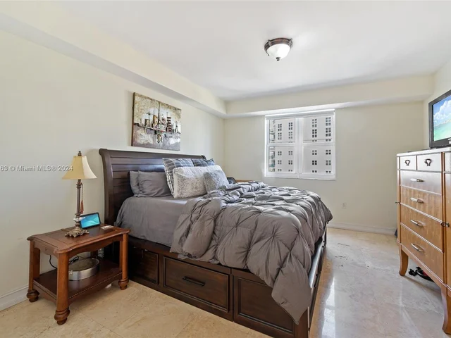 19900 E Country Club Dr # 1018, Aventura FL 33180