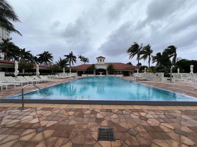 19900 E Country Club Dr # 1018, Aventura FL 33180