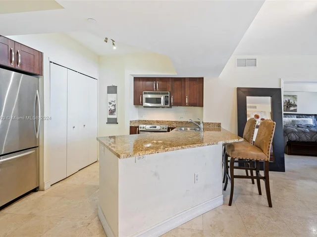 19900 E Country Club Dr # 1018, Aventura FL 33180