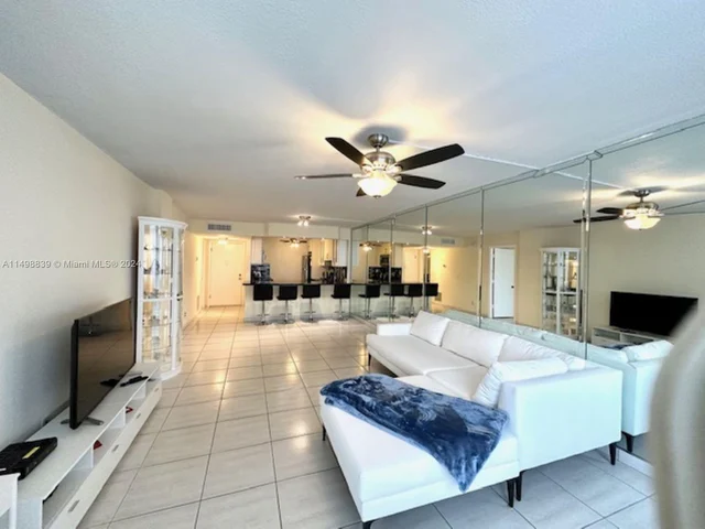 1849 S Ocean Dr # 204, Hallandale Beach FL 33009