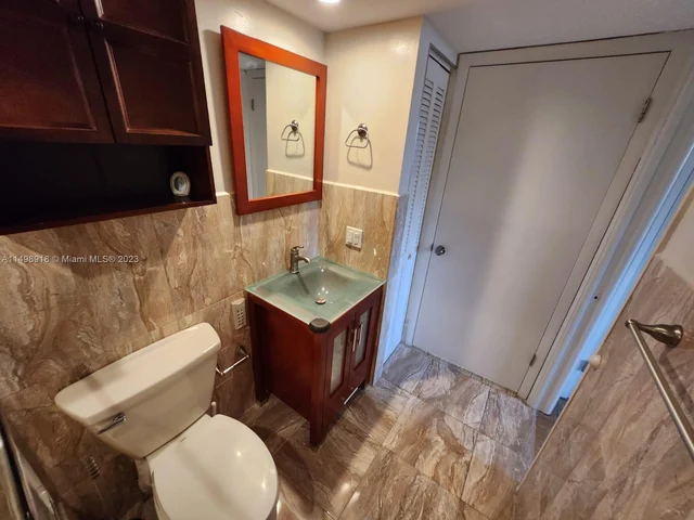 995 SW 84th Ave # 408, Miami FL 33144