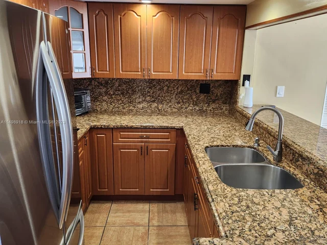 995 SW 84th Ave # 408, Miami FL 33144