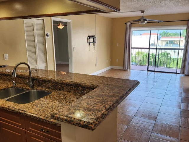 995 SW 84th Ave # 408, Miami FL 33144