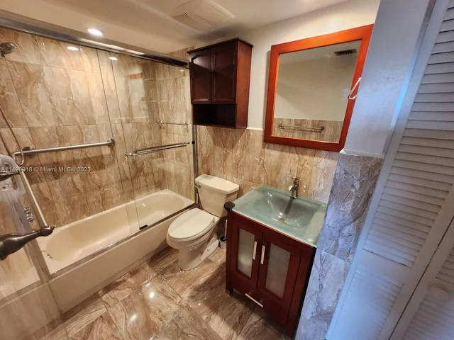 995 SW 84th Ave # 408, Miami FL 33144