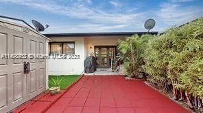 1122 SW 87 aven unit A-5, Miami FL 33174