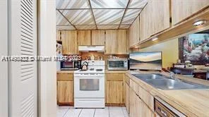 1122 SW 87 aven unit A-5, Miami FL 33174