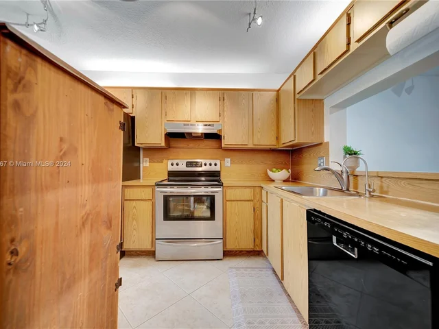 11312 Taft St # 11312, Pembroke Pines FL 33026