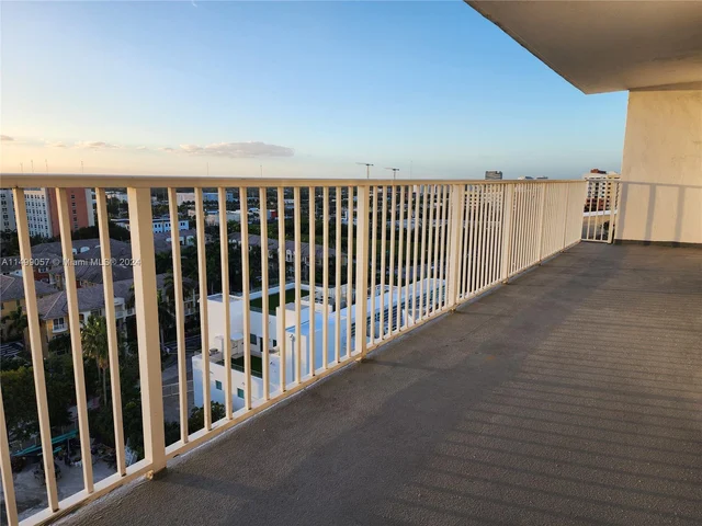 2801 NE 183rd St # 1201W, Aventura FL 33160