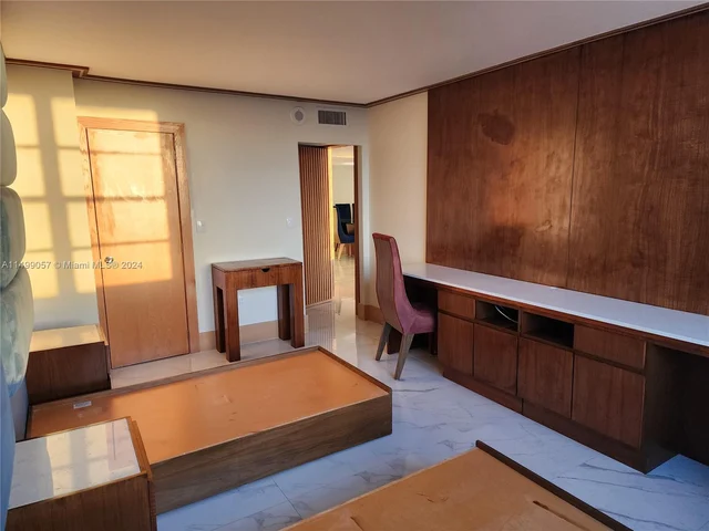 2801 NE 183rd St # 1201W, Aventura FL 33160