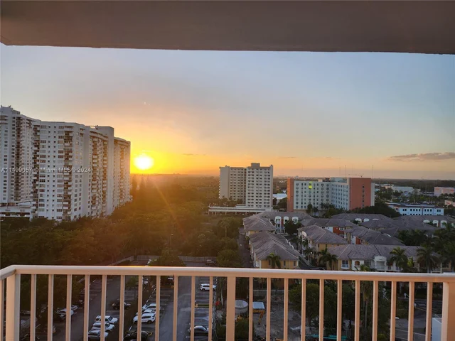 2801 NE 183rd St # 1201W, Aventura FL 33160