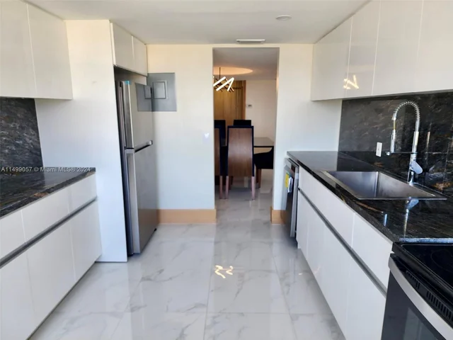 2801 NE 183rd St # 1201W, Aventura FL 33160