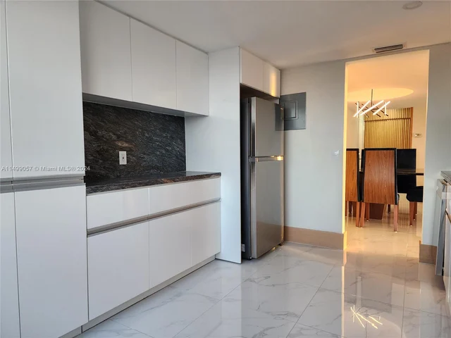 2801 NE 183rd St # 1201W, Aventura FL 33160