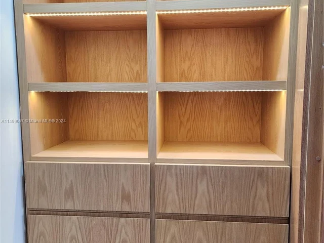 2801 NE 183rd St # 1201W, Aventura FL 33160