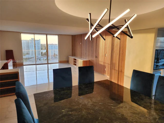 2801 NE 183rd St # 1201W, Aventura FL 33160