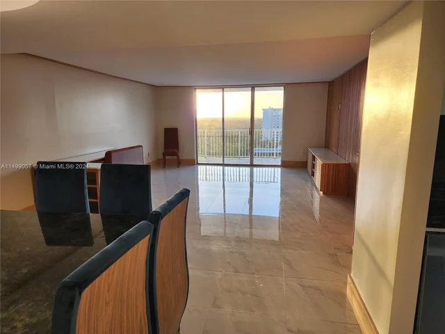 2801 NE 183rd St # 1201W, Aventura FL 33160