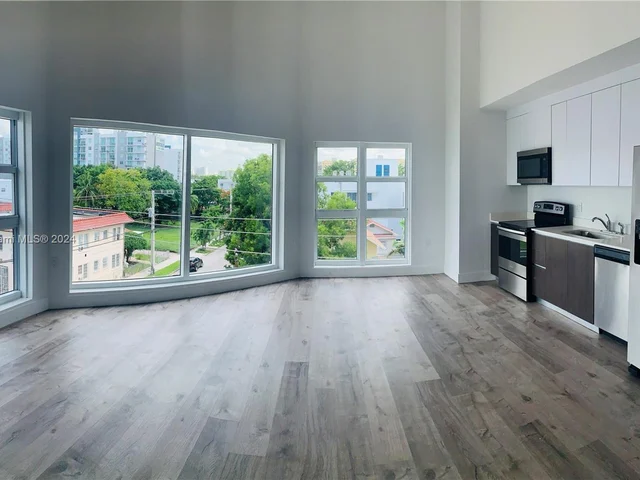 39 NW 7th Ave # 301, Miami FL 33128