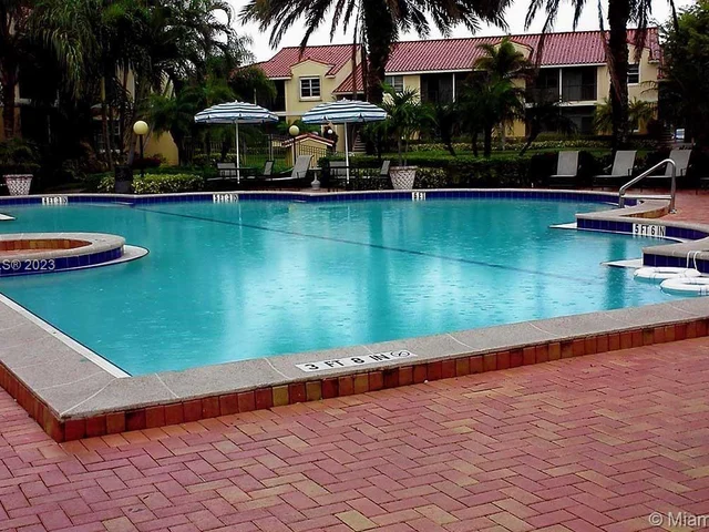 1233 SW 46th Ave # 603, Pompano Beach FL 33069