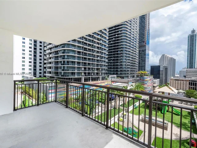 999 SW 1st Ave # 1417, Miami FL 33130