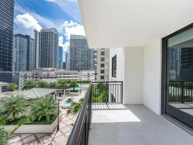 999 SW 1st Ave # 1417, Miami FL 33130