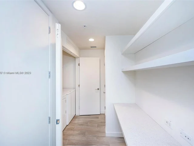 999 SW 1st Ave # 1417, Miami FL 33130