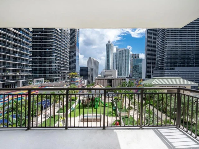 999 SW 1st Ave # 1417, Miami FL 33130