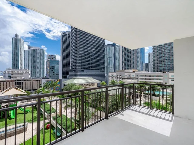 999 SW 1st Ave # 1417, Miami FL 33130