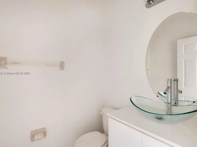 2944 NE 2nd Dr, Homestead FL 33033