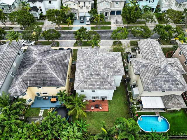 2944 NE 2nd Dr, Homestead FL 33033