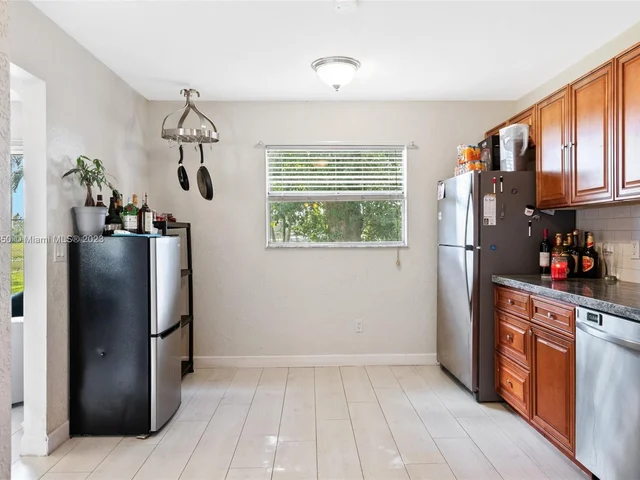 7786 Ridgewood Dr, Lake Worth FL 33467