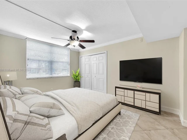 3090 N Course Dr # 106, Pompano Beach FL 33069