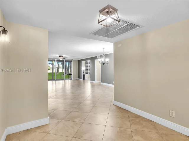 3090 N Course Dr # 106, Pompano Beach FL 33069