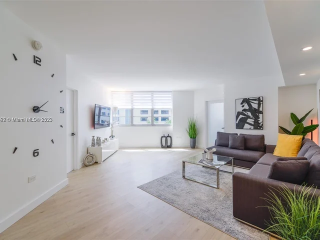 825 Brickell Bay Dr # 548, Miami FL 33131