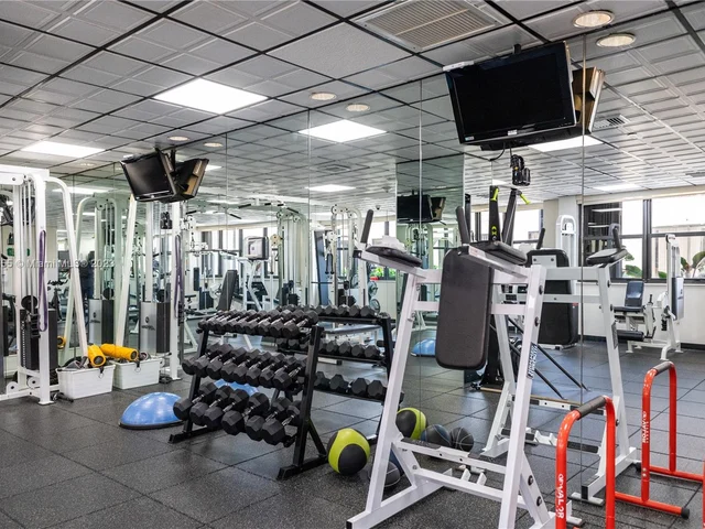 5757 Collins Ave # 605, Miami Beach FL 33140